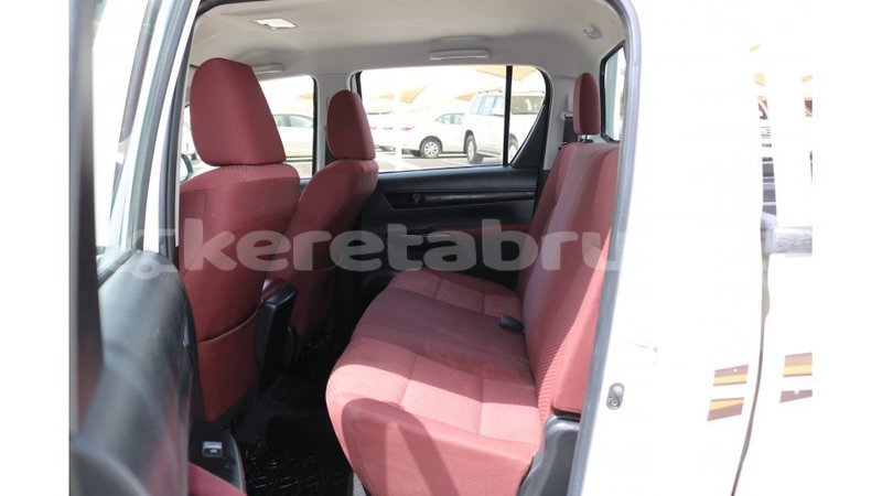 Big with watermark toyota hilux belait import dubai 3750