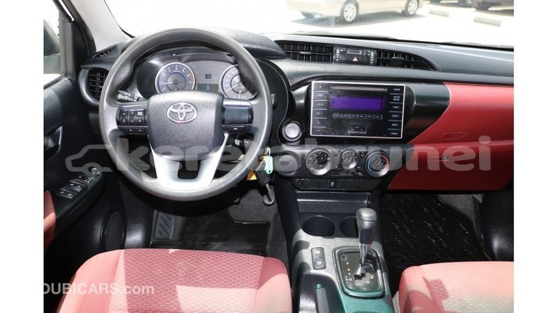 Big with watermark toyota hilux belait import dubai 3750