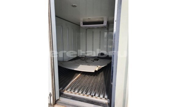 Buy Import Kia Carens White Car in Import - Dubai in Belait Buy Import Kia Carens White Car in Import - Dubai in Belait