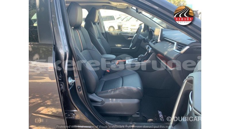 Big with watermark toyota hiace belait import dubai 3757