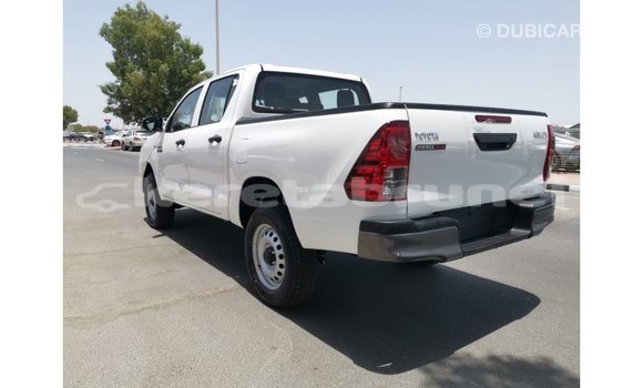 Buy Import Toyota Hilux White Car in Import - Dubai in Belait Buy Import Toyota Hilux White Car in Import - Dubai in Belait