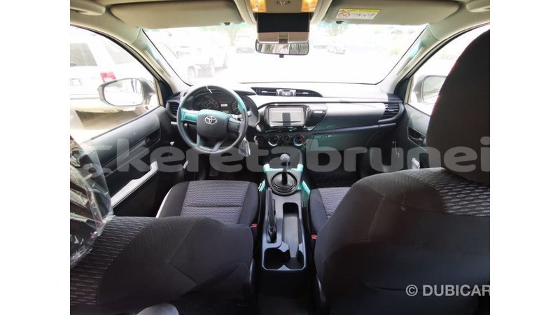 Big with watermark toyota hilux belait import dubai 3761