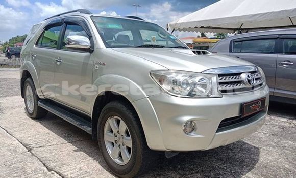 Buy Used Toyota Fortuner Silver Car in Bandar Seri Begawan in Brunei-Muara Buy Used Toyota Fortuner Silver Car in Bandar Seri Begawan in Brunei-Muara
