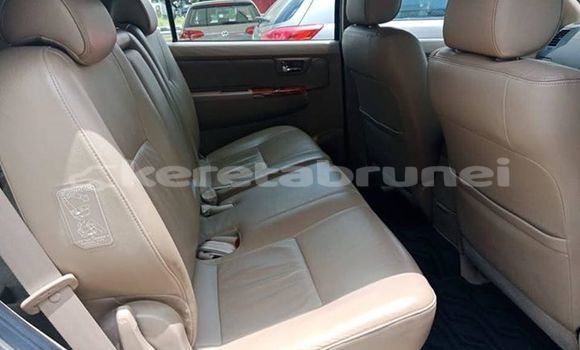 Buy Used Toyota Fortuner Silver Car in Bandar Seri Begawan in Brunei-Muara Buy Used Toyota Fortuner Silver Car in Bandar Seri Begawan in Brunei-Muara