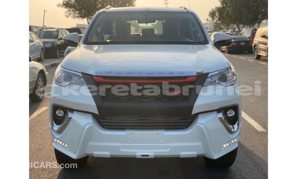 Buy Import Toyota Fortuner White Car in Import - Dubai in Belait Buy Import Toyota Fortuner White Car in Import - Dubai in Belait