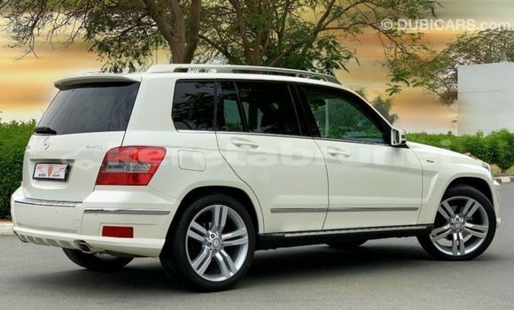 Buy Import Mercedes-Benz 190 White Car in Import - Dubai in Belait Buy Import Mercedes-Benz 190 White Car in Import - Dubai in Belait