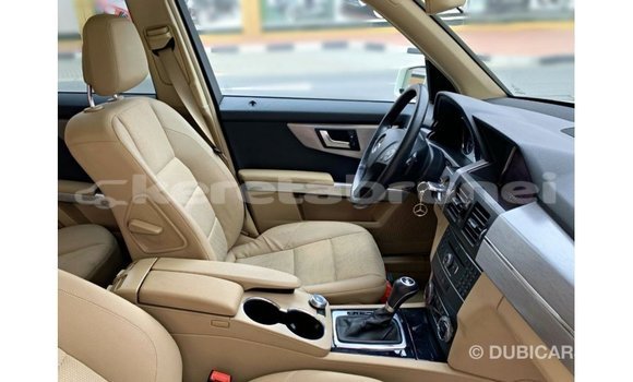 Buy Import Mercedes-Benz 190 White Car in Import - Dubai in Belait Buy Import Mercedes-Benz 190 White Car in Import - Dubai in Belait