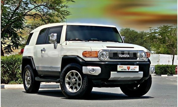 Buy Import Toyota FJ Cruiser White Car in Import - Dubai in Belait