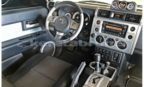 Buy Import Toyota FJ Cruiser White Car in Import - Dubai in Belait Buy Import Toyota FJ Cruiser White Car in Import - Dubai in Belait