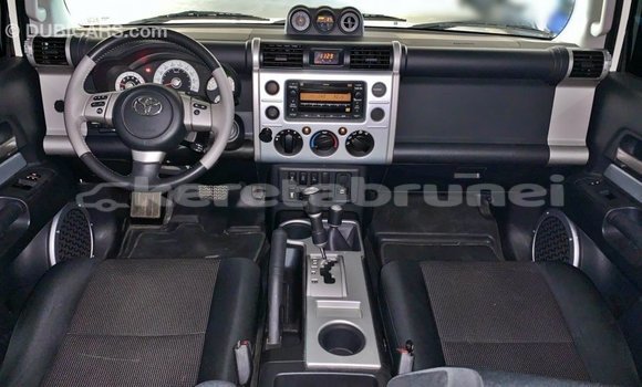 Buy Import Toyota FJ Cruiser White Car in Import - Dubai in Belait Buy Import Toyota FJ Cruiser White Car in Import - Dubai in Belait