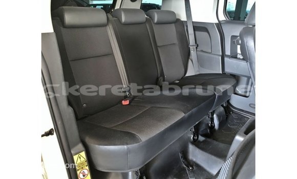 Buy Import Toyota FJ Cruiser White Car in Import - Dubai in Belait Buy Import Toyota FJ Cruiser White Car in Import - Dubai in Belait