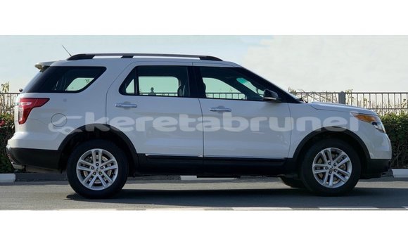 Buy Import Ford Explorer White Car in Import - Dubai in Belait Buy Import Ford Explorer White Car in Import - Dubai in Belait