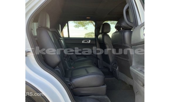 Buy Import Ford Explorer White Car in Import - Dubai in Belait Buy Import Ford Explorer White Car in Import - Dubai in Belait