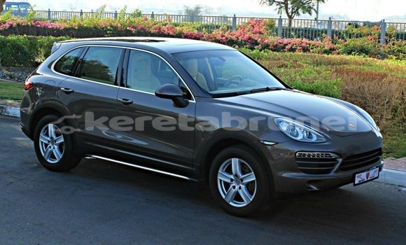 Buy Import Porsche Cayenne Brown Car in Import - Dubai in Belait