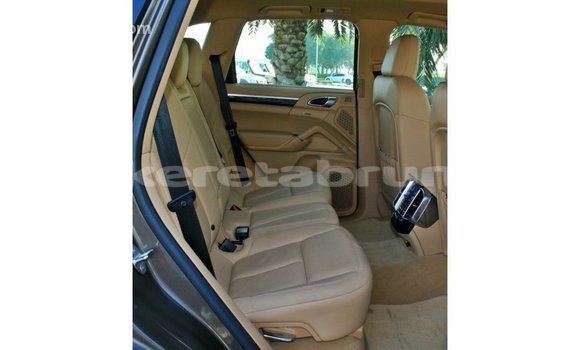 Buy Import Porsche Cayenne Brown Car in Import - Dubai in Belait Buy Import Porsche Cayenne Brown Car in Import - Dubai in Belait