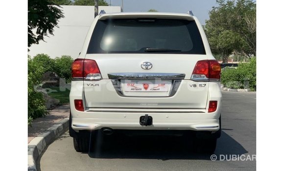Buy Import Toyota Land Cruiser White Car in Import - Dubai in Belait Buy Import Toyota Land Cruiser White Car in Import - Dubai in Belait