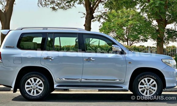 Buy Import Toyota Land Cruiser Blue Car in Import - Dubai in Belait Buy Import Toyota Land Cruiser Blue Car in Import - Dubai in Belait