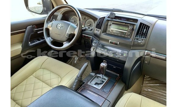 Buy Import Toyota Land Cruiser Blue Car in Import - Dubai in Belait Buy Import Toyota Land Cruiser Blue Car in Import - Dubai in Belait