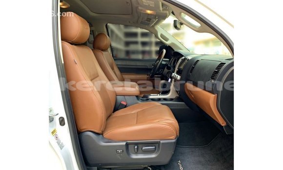 Buy Import Toyota Tundra White Car in Import - Dubai in Belait Buy Import Toyota Tundra White Car in Import - Dubai in Belait