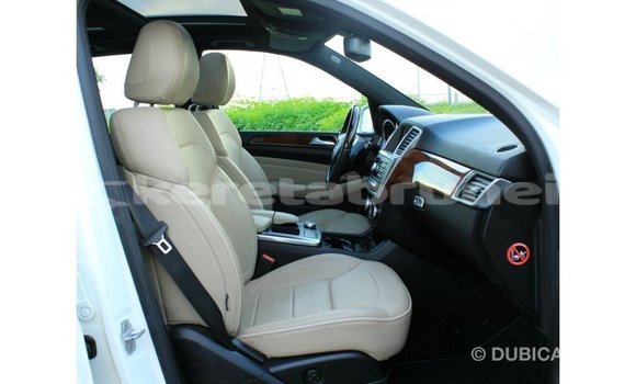 Buy Import Mercedes-Benz 190 White Car in Import - Dubai in Belait Buy Import Mercedes-Benz 190 White Car in Import - Dubai in Belait