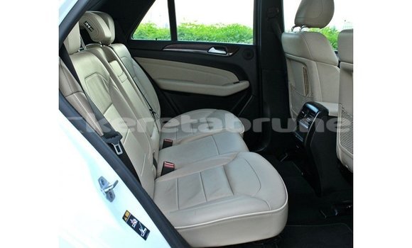 Buy Import Mercedes-Benz 190 White Car in Import - Dubai in Belait Buy Import Mercedes-Benz 190 White Car in Import - Dubai in Belait