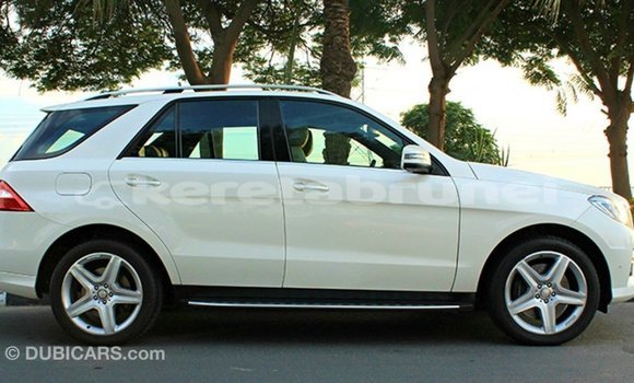 Buy Import Mercedes-Benz 190 White Car in Import - Dubai in Belait Buy Import Mercedes-Benz 190 White Car in Import - Dubai in Belait