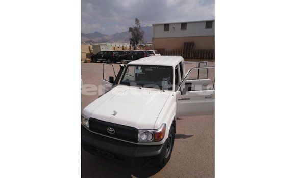 Buy Import Toyota Land Cruiser White Car in Import - Dubai in Belait Buy Import Toyota Land Cruiser White Car in Import - Dubai in Belait