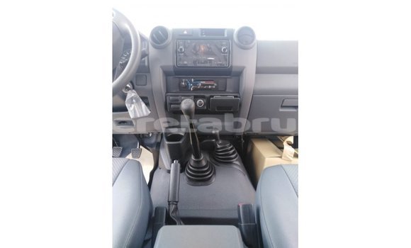 Buy Import Toyota Land Cruiser White Car in Import - Dubai in Belait Buy Import Toyota Land Cruiser White Car in Import - Dubai in Belait
