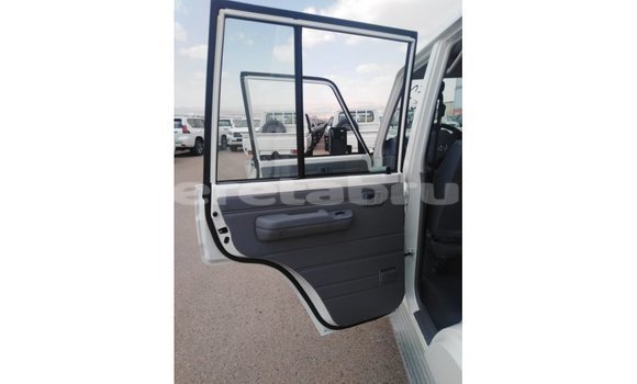 Buy Import Toyota Land Cruiser White Car in Import - Dubai in Belait Buy Import Toyota Land Cruiser White Car in Import - Dubai in Belait