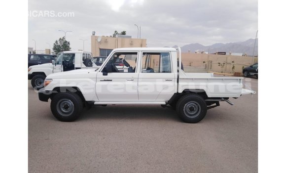 Buy Import Toyota Land Cruiser White Car in Import - Dubai in Belait Buy Import Toyota Land Cruiser White Car in Import - Dubai in Belait