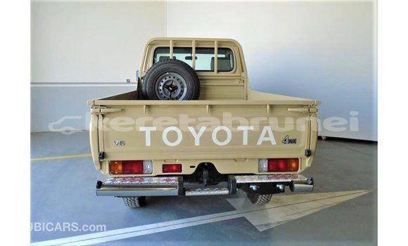 Buy Import Toyota Land Cruiser Beige Car in Import - Dubai in Belait Buy Import Toyota Land Cruiser Beige Car in Import - Dubai in Belait