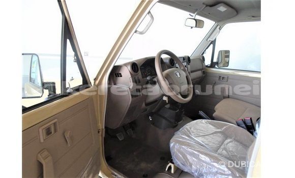 Buy Import Toyota Land Cruiser Beige Car in Import - Dubai in Belait Buy Import Toyota Land Cruiser Beige Car in Import - Dubai in Belait
