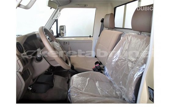 Buy Import Toyota Land Cruiser Beige Car in Import - Dubai in Belait Buy Import Toyota Land Cruiser Beige Car in Import - Dubai in Belait