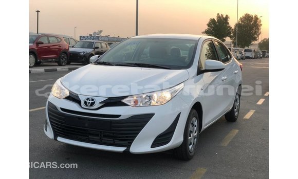 Buy Import Toyota DA White Truck in Import - Dubai in Belait Buy Import Toyota DA White Truck in Import - Dubai in Belait