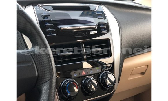 Buy Import Toyota DA White Truck in Import - Dubai in Belait Buy Import Toyota DA White Truck in Import - Dubai in Belait