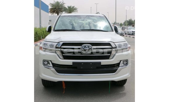 Buy Import Toyota Land Cruiser White Car in Import - Dubai in Belait Buy Import Toyota Land Cruiser White Car in Import - Dubai in Belait