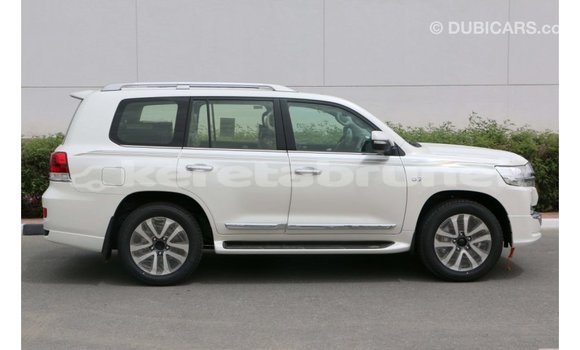 Buy Import Toyota Land Cruiser White Car in Import - Dubai in Belait Buy Import Toyota Land Cruiser White Car in Import - Dubai in Belait