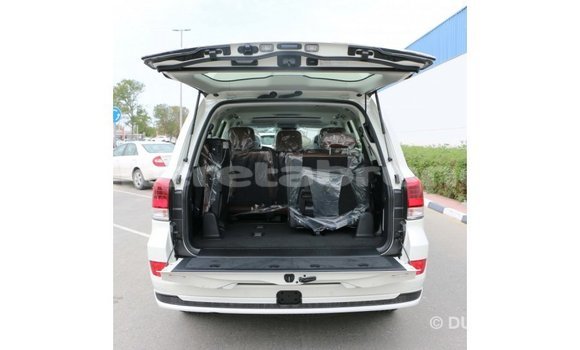 Buy Import Toyota Land Cruiser White Car in Import - Dubai in Belait Buy Import Toyota Land Cruiser White Car in Import - Dubai in Belait