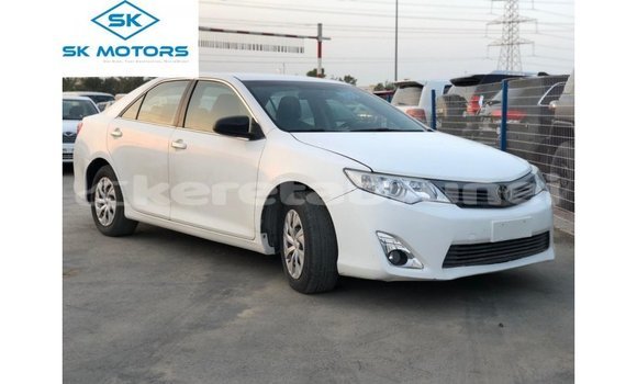Buy Import Toyota Camry White Car in Import - Dubai in Belait