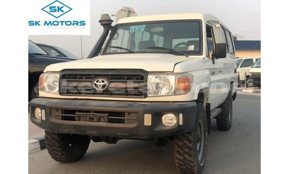 Buy Import Toyota Land Cruiser White Car in Import - Dubai in Belait