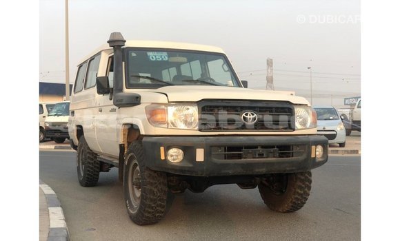 Buy Import Toyota Land Cruiser White Car in Import - Dubai in Belait Buy Import Toyota Land Cruiser White Car in Import - Dubai in Belait