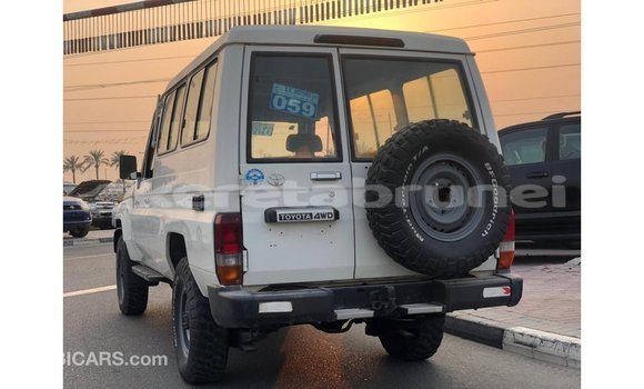 Buy Import Toyota Land Cruiser White Car in Import - Dubai in Belait Buy Import Toyota Land Cruiser White Car in Import - Dubai in Belait