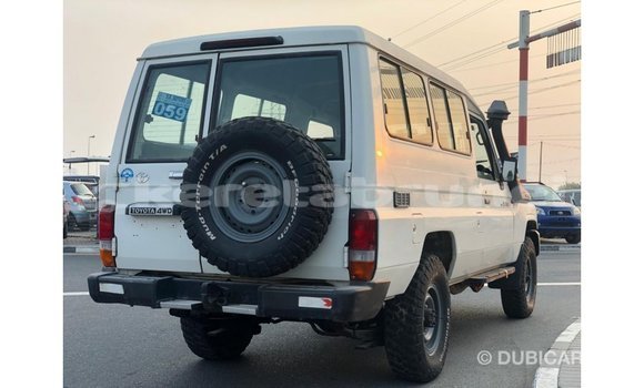 Buy Import Toyota Land Cruiser White Car in Import - Dubai in Belait Buy Import Toyota Land Cruiser White Car in Import - Dubai in Belait