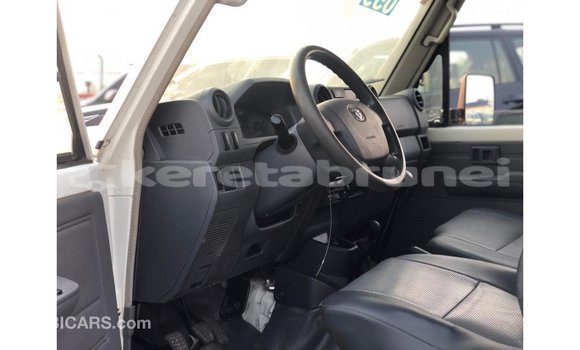 Buy Import Toyota Land Cruiser White Car in Import - Dubai in Belait Buy Import Toyota Land Cruiser White Car in Import - Dubai in Belait