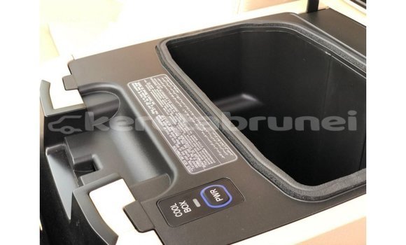 Buy Import Toyota Land Cruiser Black Car in Import - Dubai in Belait Buy Import Toyota Land Cruiser Black Car in Import - Dubai in Belait