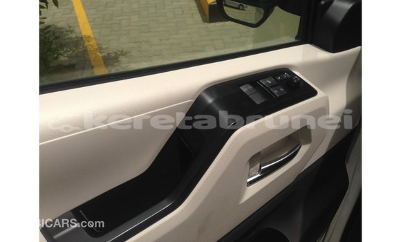 Buy Import Toyota Hiace White Car in Import - Dubai in Belait Buy Import Toyota Hiace White Car in Import - Dubai in Belait