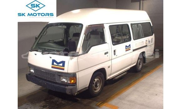 Buy Import Nissan Caravan White Car in Import - Dubai in Belait