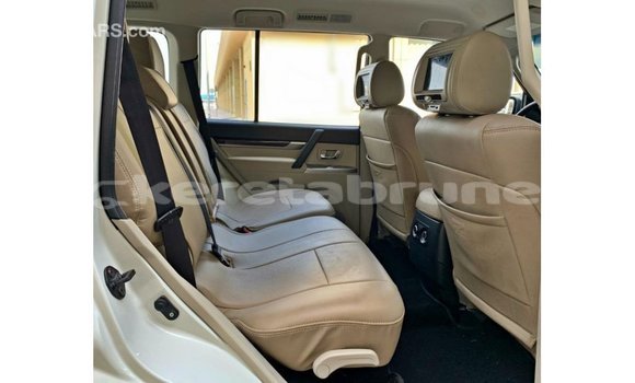 Buy Import Mitsubishi Pajero White Car in Import - Dubai in Belait Buy Import Mitsubishi Pajero White Car in Import - Dubai in Belait