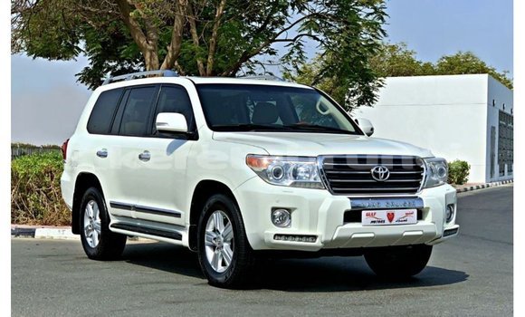 Buy Import Toyota Land Cruiser White Car in Import - Dubai in Belait