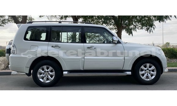 Buy Import Mitsubishi Pajero White Car in Import - Dubai in Belait Buy Import Mitsubishi Pajero White Car in Import - Dubai in Belait